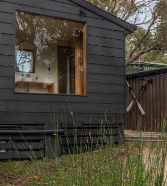Bush Hideaway by the beach