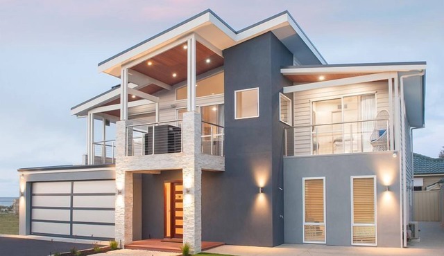 Busselton Beach House "Luxury Beach Front & Spacious 2 Storey Home"
