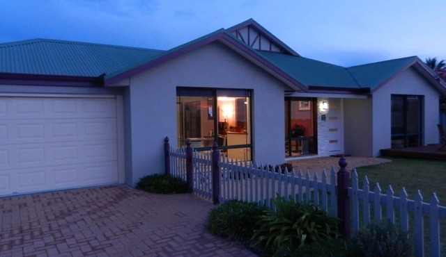 BUSSELTON OCEANSIDE HOLIDAY HOME