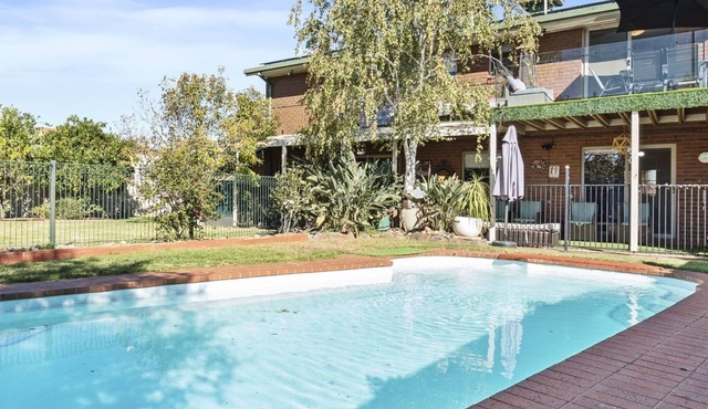 Cade Retreat perfect for golfers or larger groups.