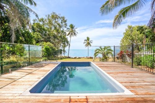 Cairns Beachfront Retreat