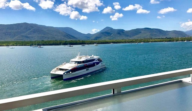 Cairns Waterfront Luxury at Harbourlights