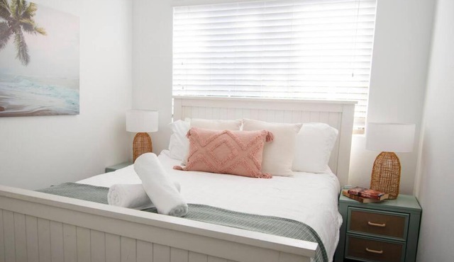 Callie Beach Escape - Beachside View, Family Friendly, Walk Everywhere
