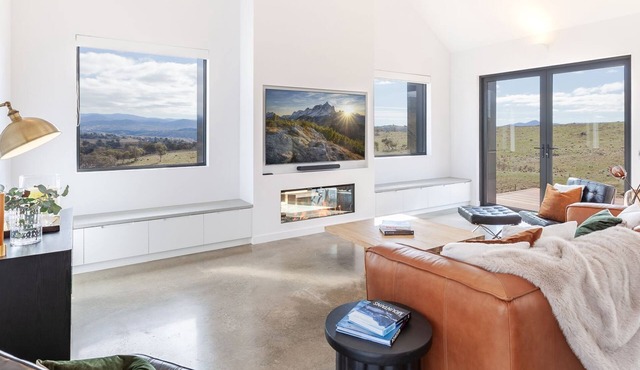 Camber Farmhouse Jindabyne Countryside