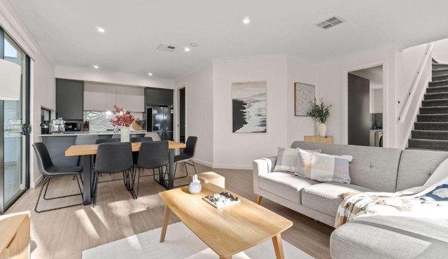 Campbelltown modern home Family Stay