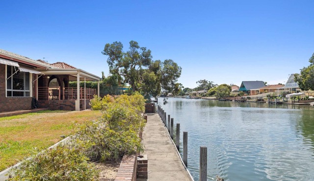 Canal Tranquillity - 3BR Riverside Home
