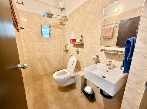 Candid 2BHK Apt near Ruby Hospital, EM Bypass in Kolkata