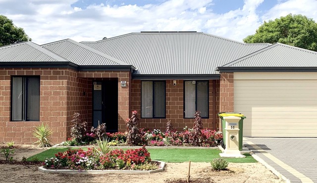 Cannington Home Accommodation House 5 (4 bedrooms and 2 bathrooms).