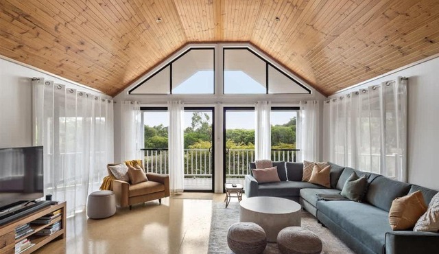 Canopy House - Refined Bushland Haven near the Coast