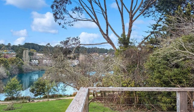 Cara: on the Lake with Fireplace