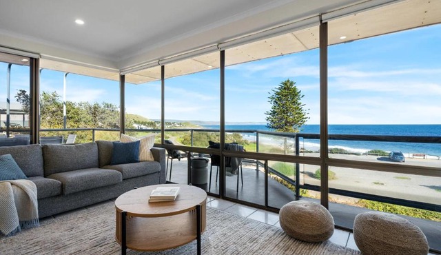 Carrickalinga House A Symphony of Sea and Serenity