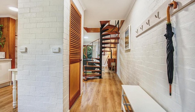 Cedar Cottage Unit 5 in Bright