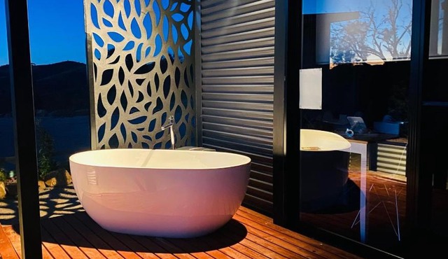 Celestine - 1 Bed Cabin with Outdoor Bath - Kundalini Lodge