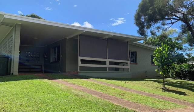 Central and Tidy 3 Bedroom house - Pet Friendly!