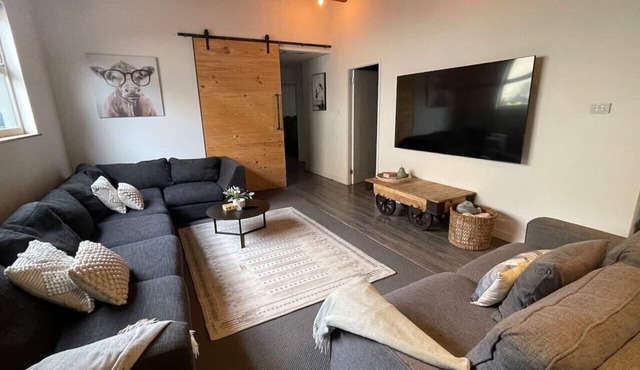 Central, Fun & Cozy!