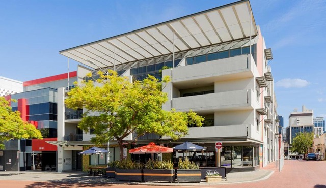 Central Perth city penthouse apt in Northbridge