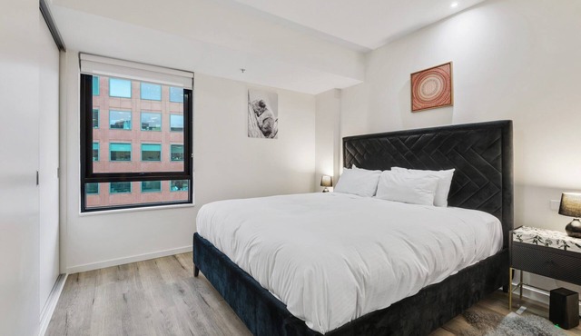 Central Southbank 1-Bed Apartment