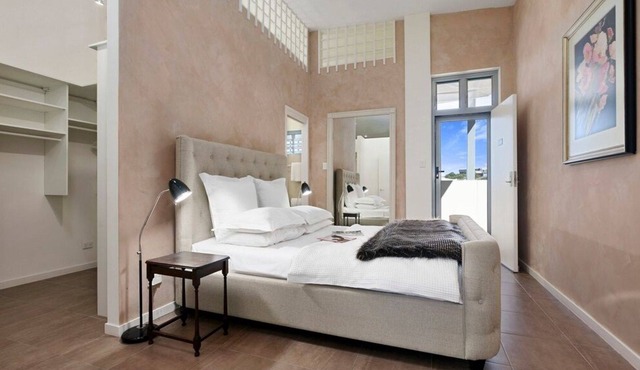 Centre of Village, Spacious Apartment, Opp Beach