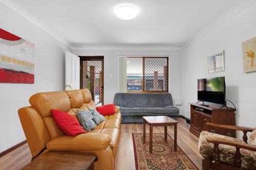 Champion Bay Beach Unit, with own carport,