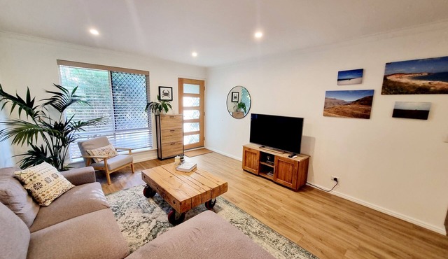 Charming beach abode in the heart of Scarborough!