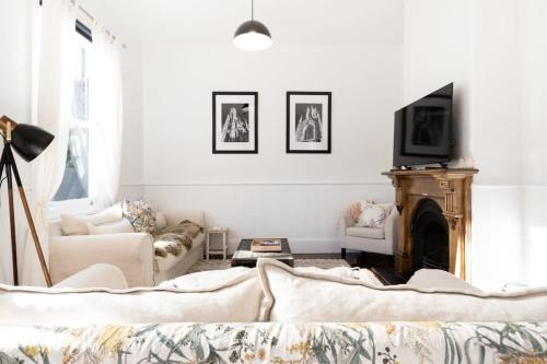 Charming Cottage in a Great Location