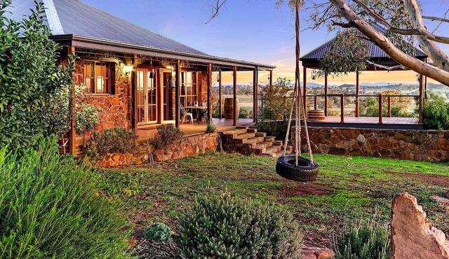 Charming Countryside Cottage Rental in Mansfield Mount Buller, Australia
