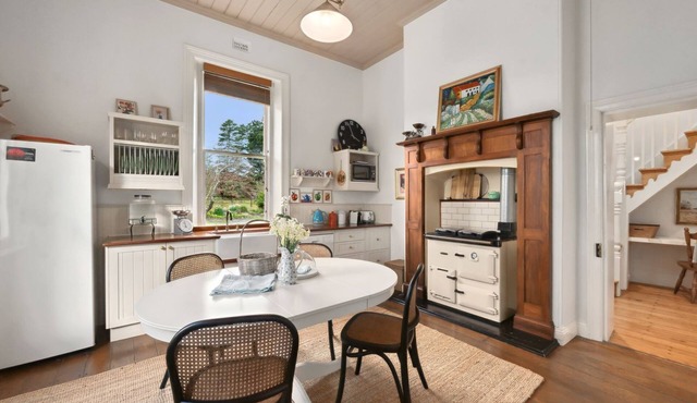 Charming Historic Rural Escape Near the Blue Mtns in Little Hartley