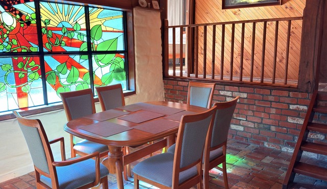 Charming mud brick retreat in the heart of Cockatoo,