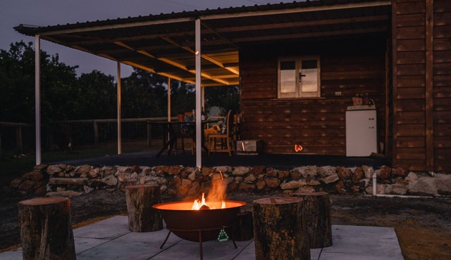 Charming Rural Escape in Mumballup - Views, Fire Pit, Walks & Pet-Friendly Stay