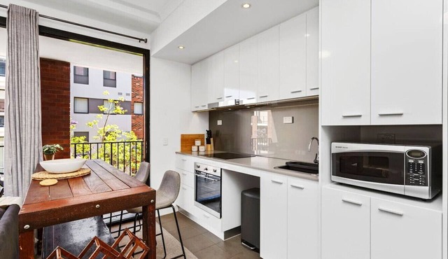 Charming Studio in Subiaco w/Free WiFi & Parking!