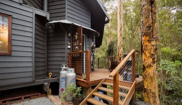 Charming Suite: 1-Bedroom Nature Getaway, with private hiking trails