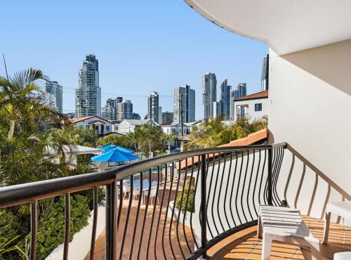 Chevron Palms in Gold Coast