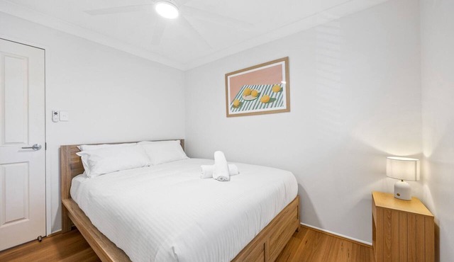 Chic 4-Bed Townhouse with Ocean Views