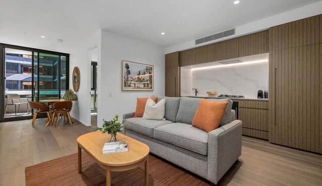Chic Riverside Retreat Richmond