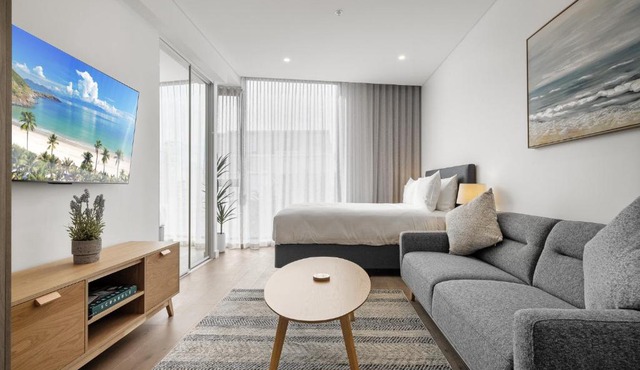 Chic Studio Stay Near Cafés and Coastline