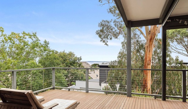 Church St close to Red Rocks beach, large spacious home with 2 living areas