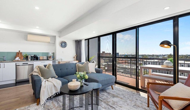 City Chic: Elegant 2BR apartment