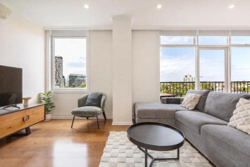 Cityscape Retreat - Modern Comfort near Yarra River