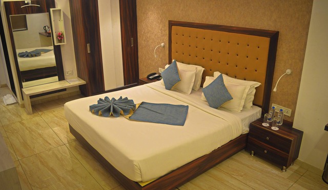 Click Hotel By Suba in Jamnagar