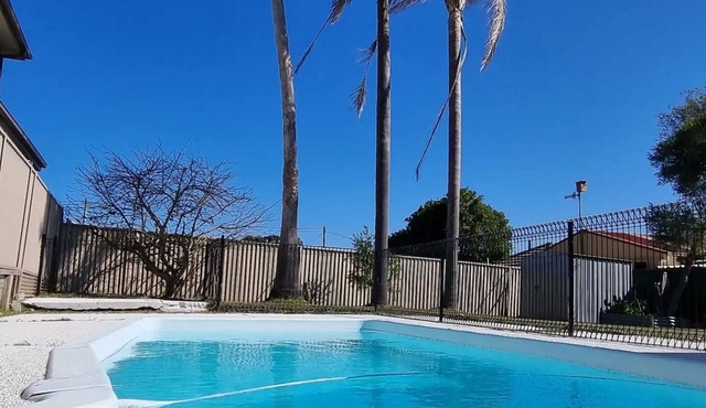 Coastal Haven: Spacious 3 Bedroom Home, Long Jetty