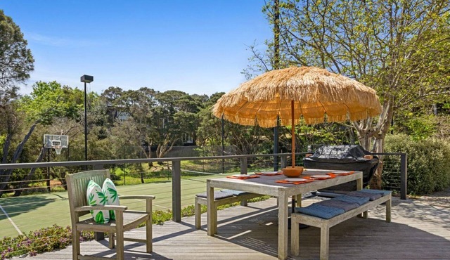 Coastal Hideaway - Secluded with a tennis court