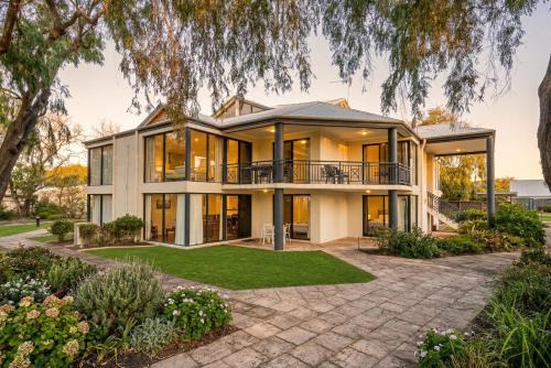 Coastal Retreat & Cosy Nights