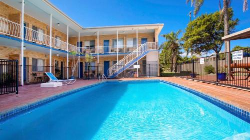 Coasters 18 - steps from downtown Sawtell