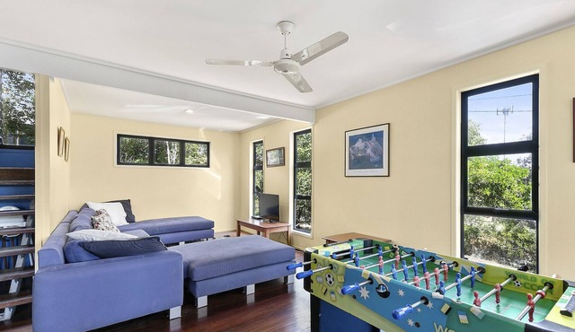 Coasting - Straddie Beach Style House