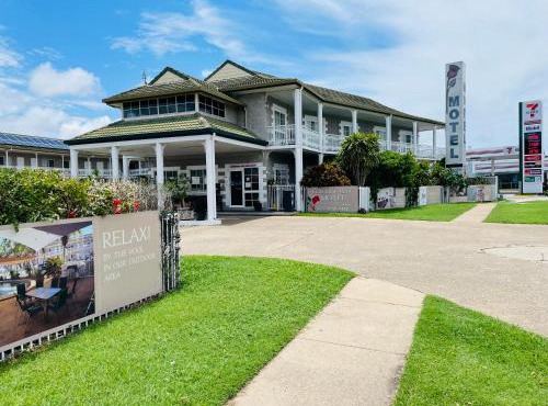Colonial Rose Motel