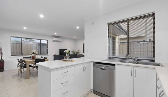 Comfort Escape near City/Crown/Parks/DFO/Airport