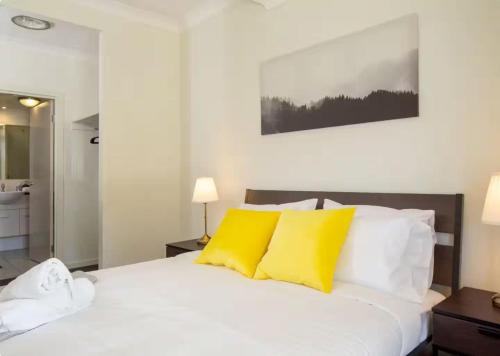 Comfy 2BD Parkside Home Close to UQ & Mall