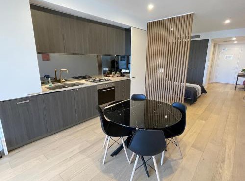 Contemporary Living near Hornsby Station
