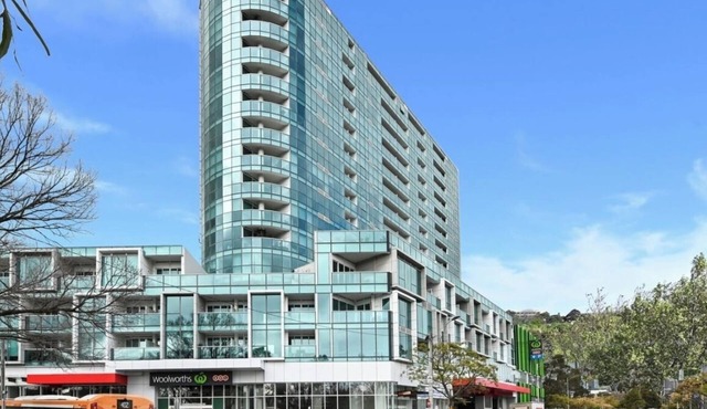 Convenient Located 2BDR apartment with Parking