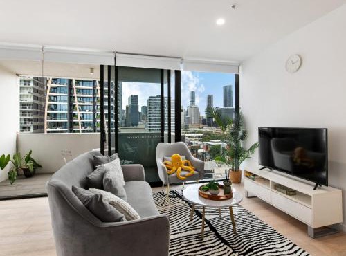 Convenient to ALL Urban Living by Private Host